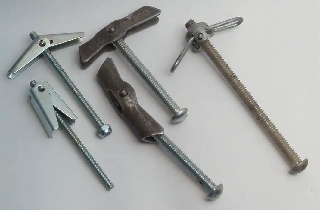 A collection of Toggle bolts | How Much Weight Can a Toggle Bolt Hold?